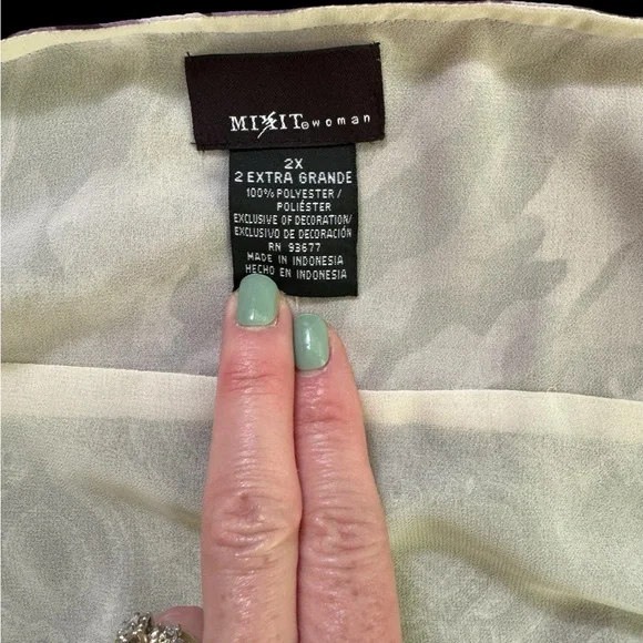 NWT Mix It Sleeveless Blouse - Picture 5 of 11